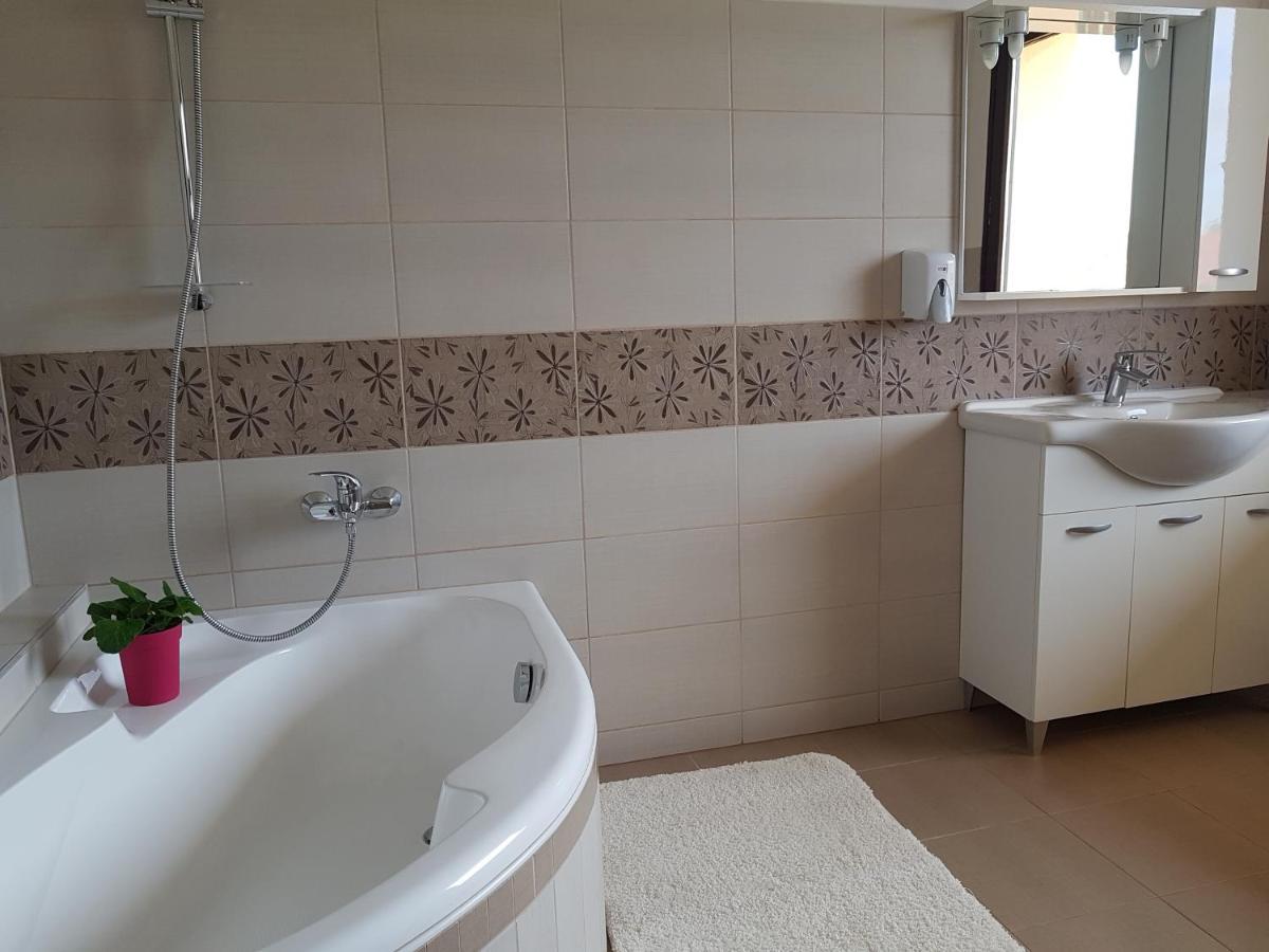 Monika Vendeghaz Hotel Mórahalom Екстериор снимка